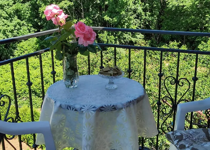 1 Bedroom Lovely In *
