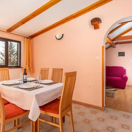 Apartment 1 Bedroom Lovely In