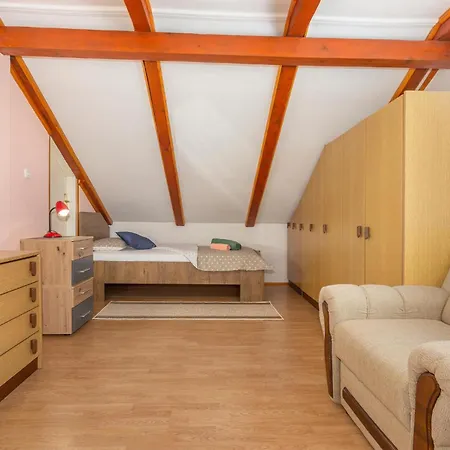 Apartment 1 Bedroom Lovely In