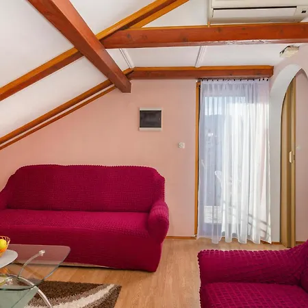 1 Bedroom Lovely In *