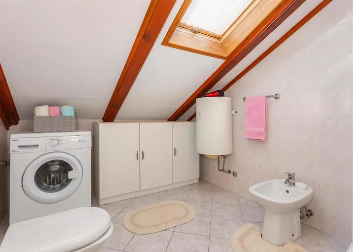 Apartment 1 Bedroom Lovely In